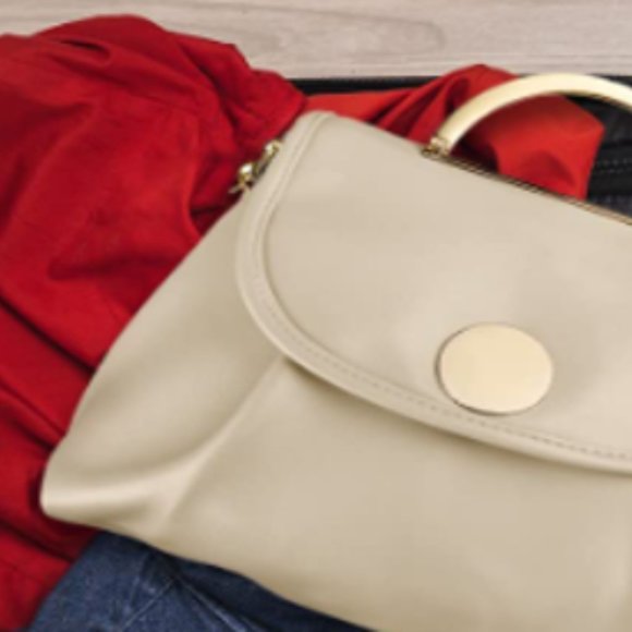 Cream Cosmetic Travel Bag Purse Sophisticated and Strongly Stylish Organization - Picture 3 of 4